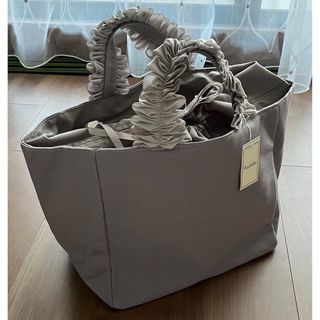 ★値下げ★《未使用タグ付き・美品》カシェリエ フリルハンドル トートバッグ／GY