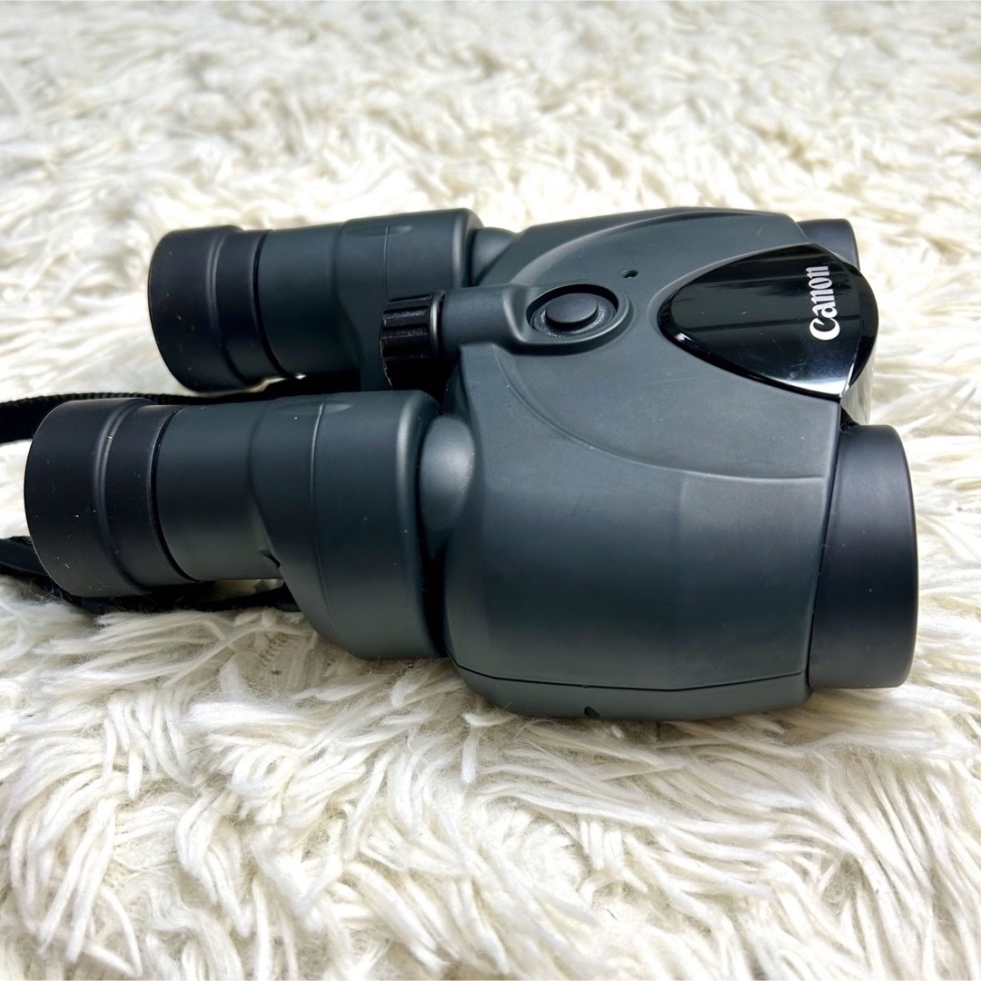 Canon(キヤノン)のCanon 10倍 防振双眼鏡BINOCULARS 10x30 IS キヤノン スマホ/家電/カメラのカメラ(その他)の商品写真