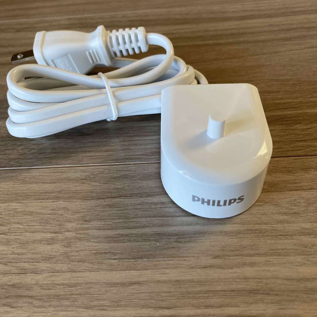 PHILIPS(フィリップス)のPHILIPS 電動歯ブラシ 充電器 純正 スマホ/家電/カメラの美容/健康(電動歯ブラシ)の商品写真