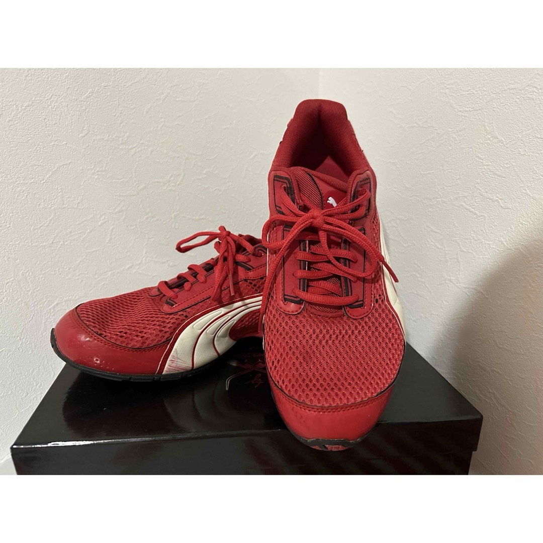 Ferrari(フェラーリ)の【F1チーム支給品】スクーデリアフェラーリ2013年クルー用シューズ27cm メンズの靴/シューズ(スニーカー)の商品写真