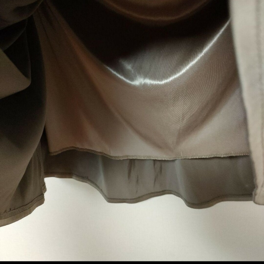 フレアスカート　シャンパンゴールド レディースのスカート(ひざ丈スカート)の商品写真