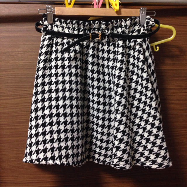 GRL(グレイル)のGRL 細ベルト付き千鳥柄スカート レディースのスカート(ミニスカート)の商品写真