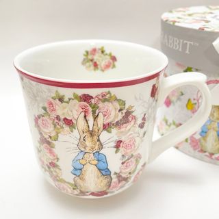 ピーターラビット(PETER RABBIT（TM）)の化粧箱付きマグカップ　ピーターラビット　新品　未使用(グラス/カップ)