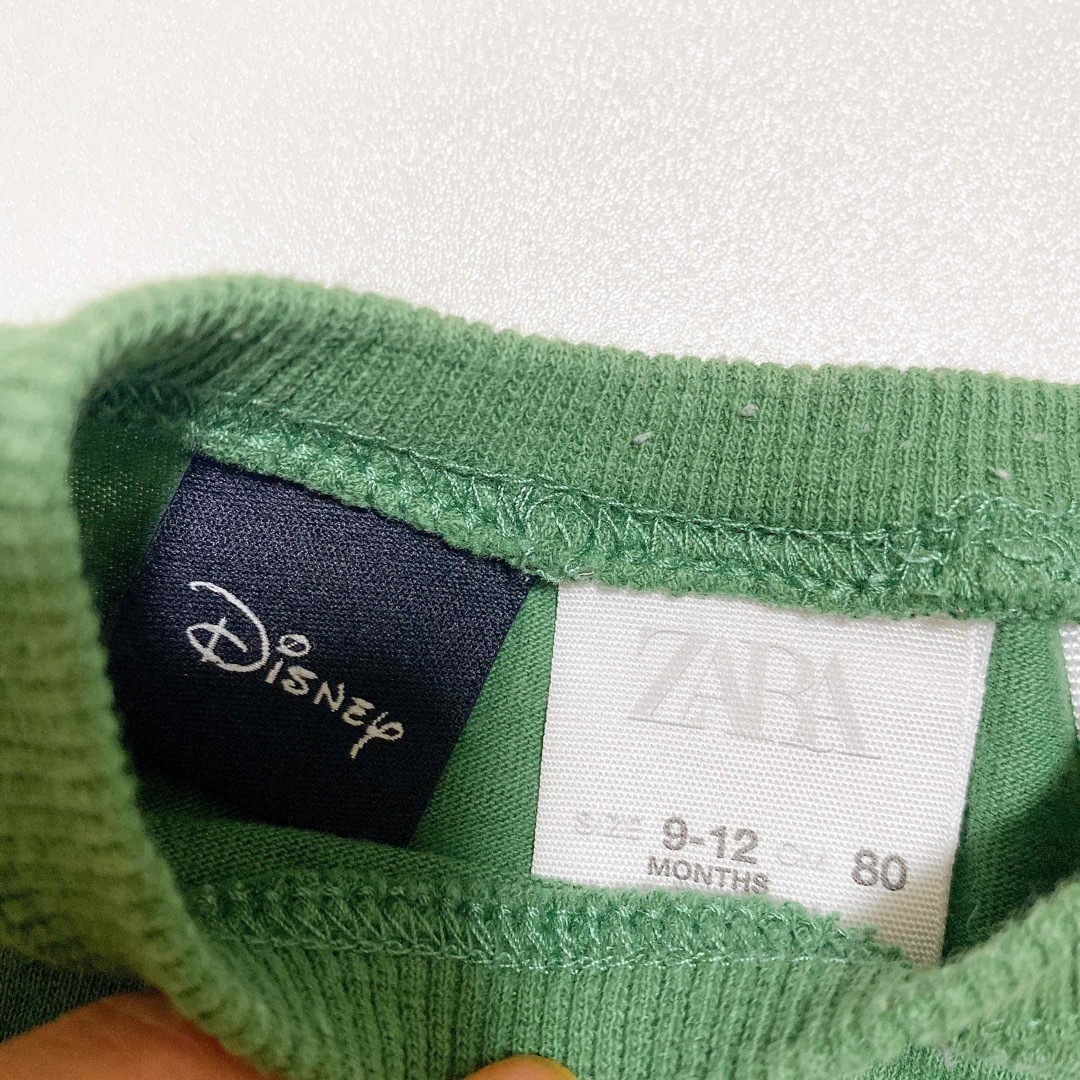 ZARA(ザラ)のZARA   Disney   ミッキーマウス　バックプリント　緑　グリーン　 キッズ/ベビー/マタニティのベビー服(~85cm)(シャツ/カットソー)の商品写真