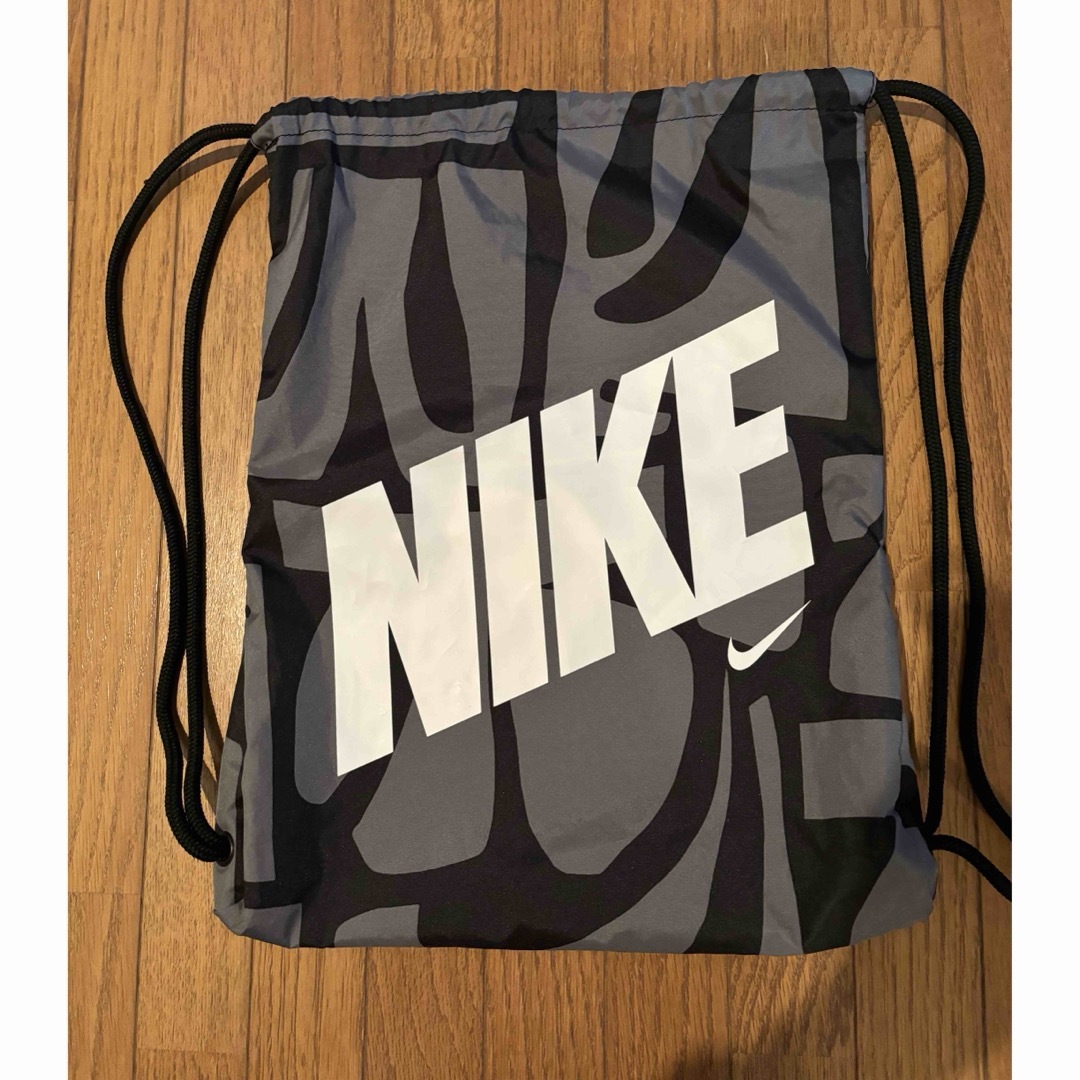 NIKE(ナイキ)のNIKE  ナイキ　ナップサック　美品 スポーツ/アウトドアのスポーツ/アウトドア その他(その他)の商品写真