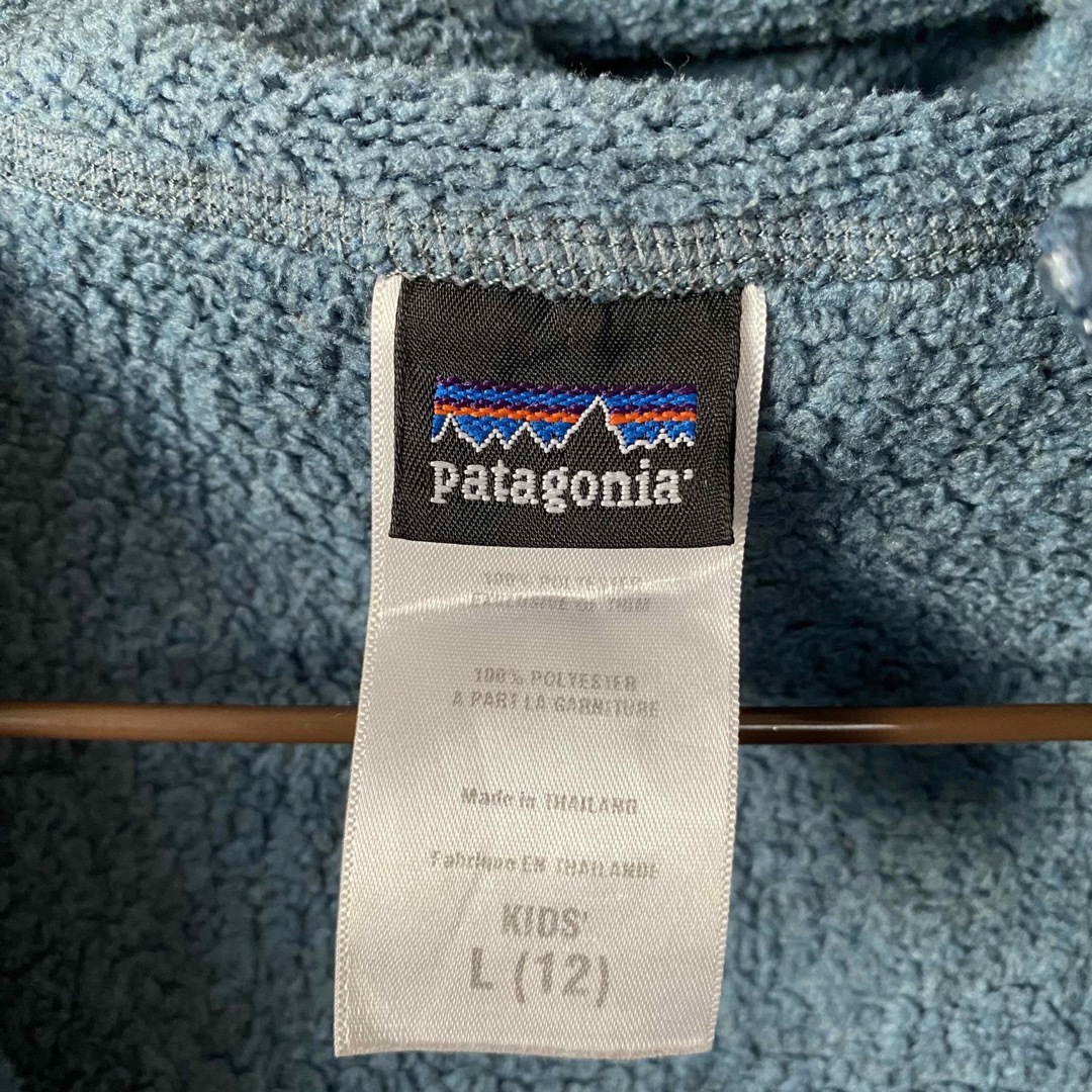 patagonia(パタゴニア)のパタゴニア　ブルー系　パーカー　アウター　フード キッズ/ベビー/マタニティのキッズ服男の子用(90cm~)(ジャケット/上着)の商品写真