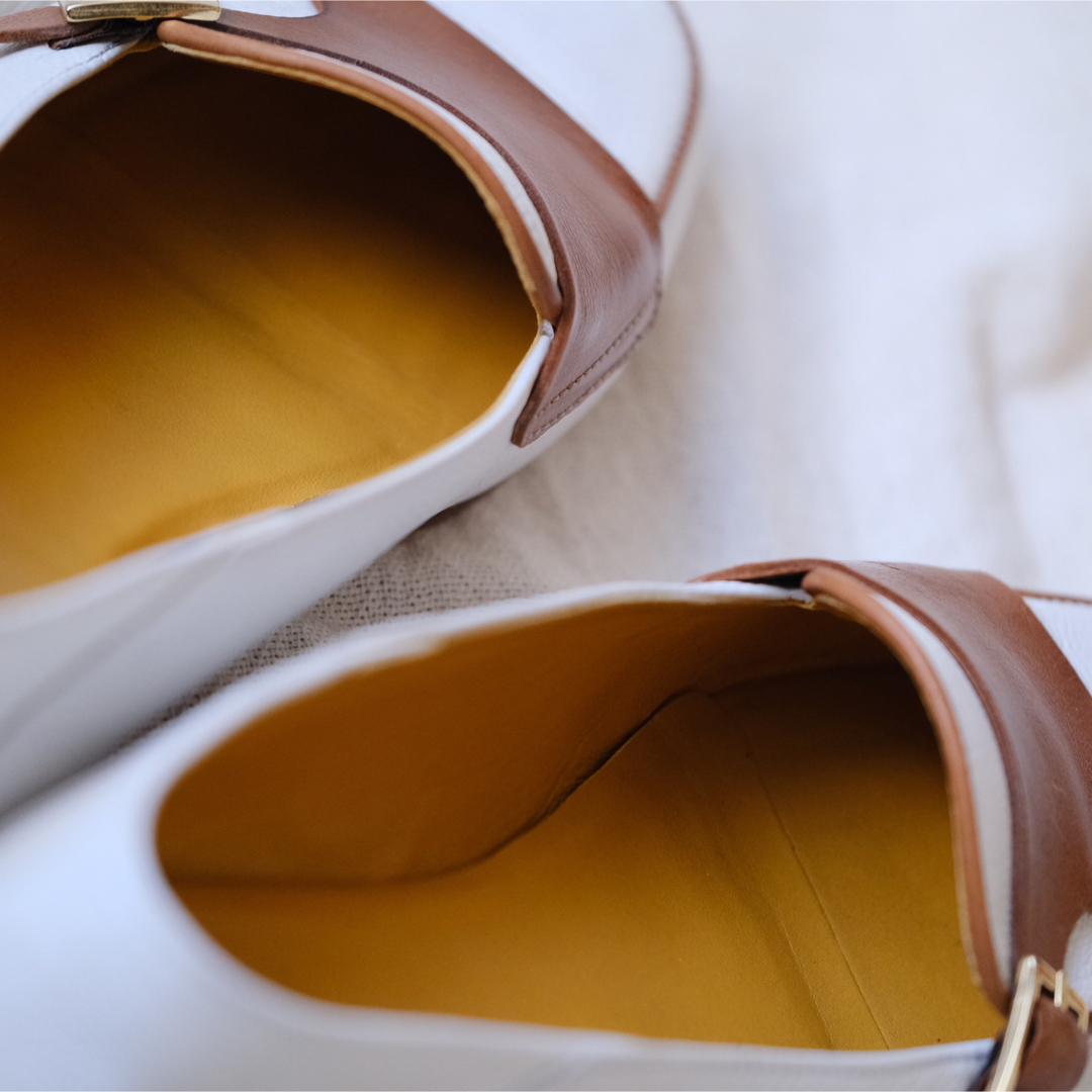 a.testoni(アテストーニ)のa.testoni ダブルモンクコンビローファーフォールディングヒール36 レディースの靴/シューズ(ローファー/革靴)の商品写真