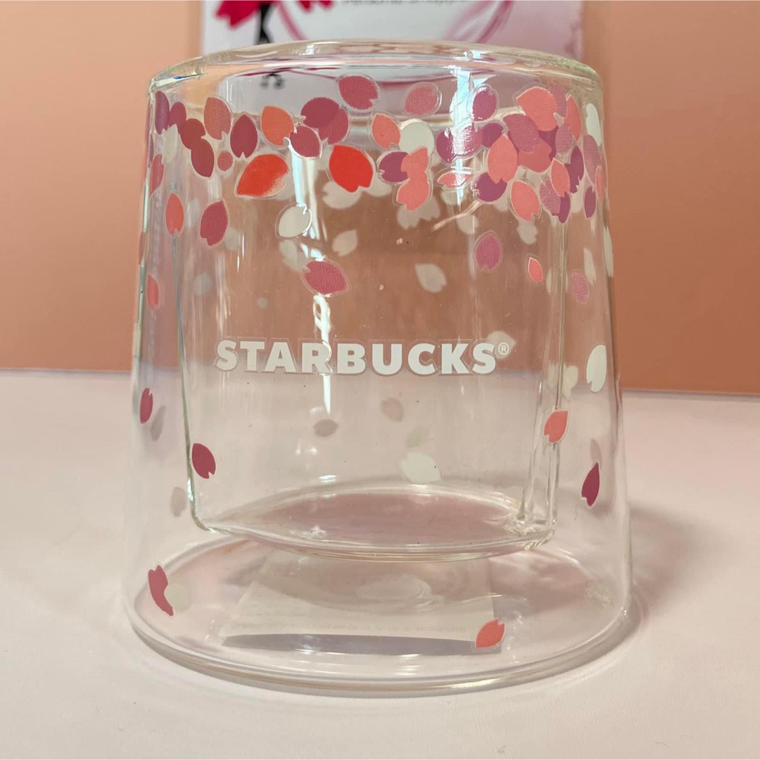 Starbucks(スターバックス)のスタバSAKURA耐熱グラス ペタル　237ml  インテリア/住まい/日用品のキッチン/食器(グラス/カップ)の商品写真