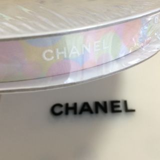 シャネル(CHANEL)の✨ 最新 CHANEL レインボーリボン 5m✨《新品》(ラッピング/包装)