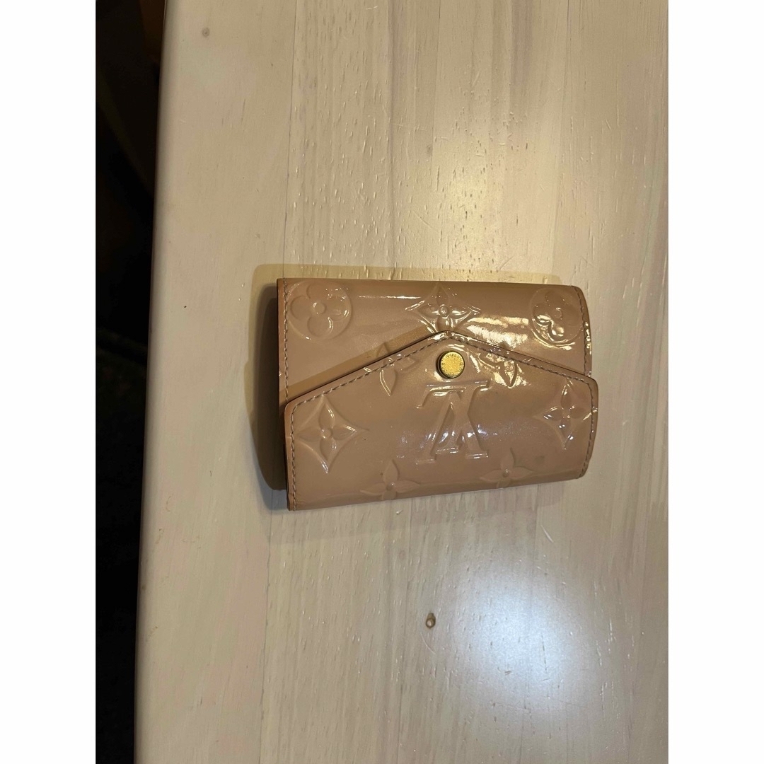 LOUIS VUITTON(ルイヴィトン)のVUITTON エナメルキーケース レディースのファッション小物(キーケース)の商品写真