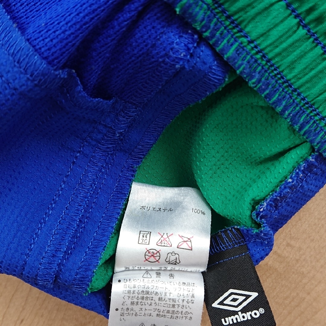 UMBRO(アンブロ)のアンブロ 半ズボン S メンズ 青 スポーツ/アウトドアのサッカー/フットサル(ウェア)の商品写真