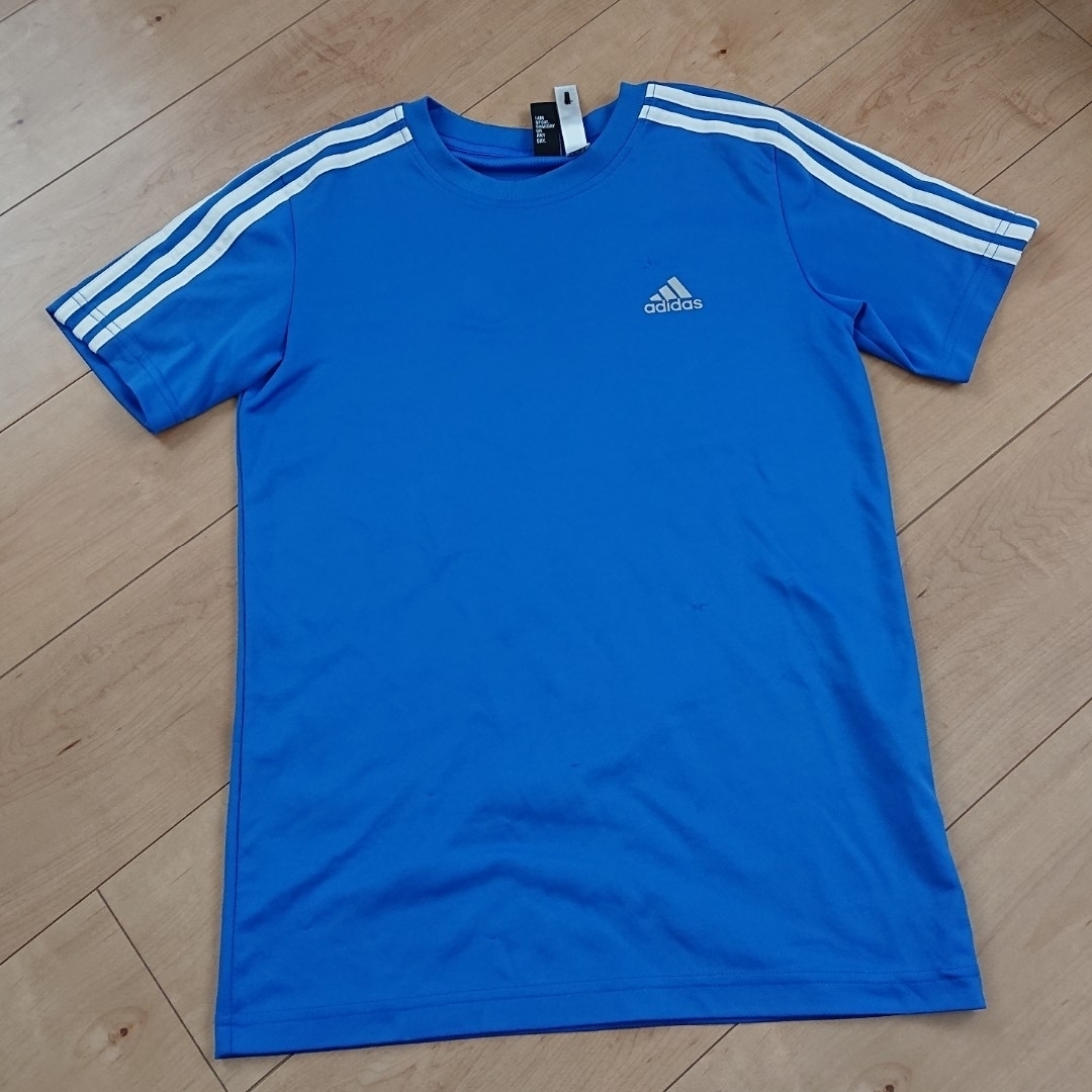 adidas(アディダス)のアディダス 半袖トップス 160 青 キッズ/ベビー/マタニティのキッズ服男の子用(90cm~)(Tシャツ/カットソー)の商品写真