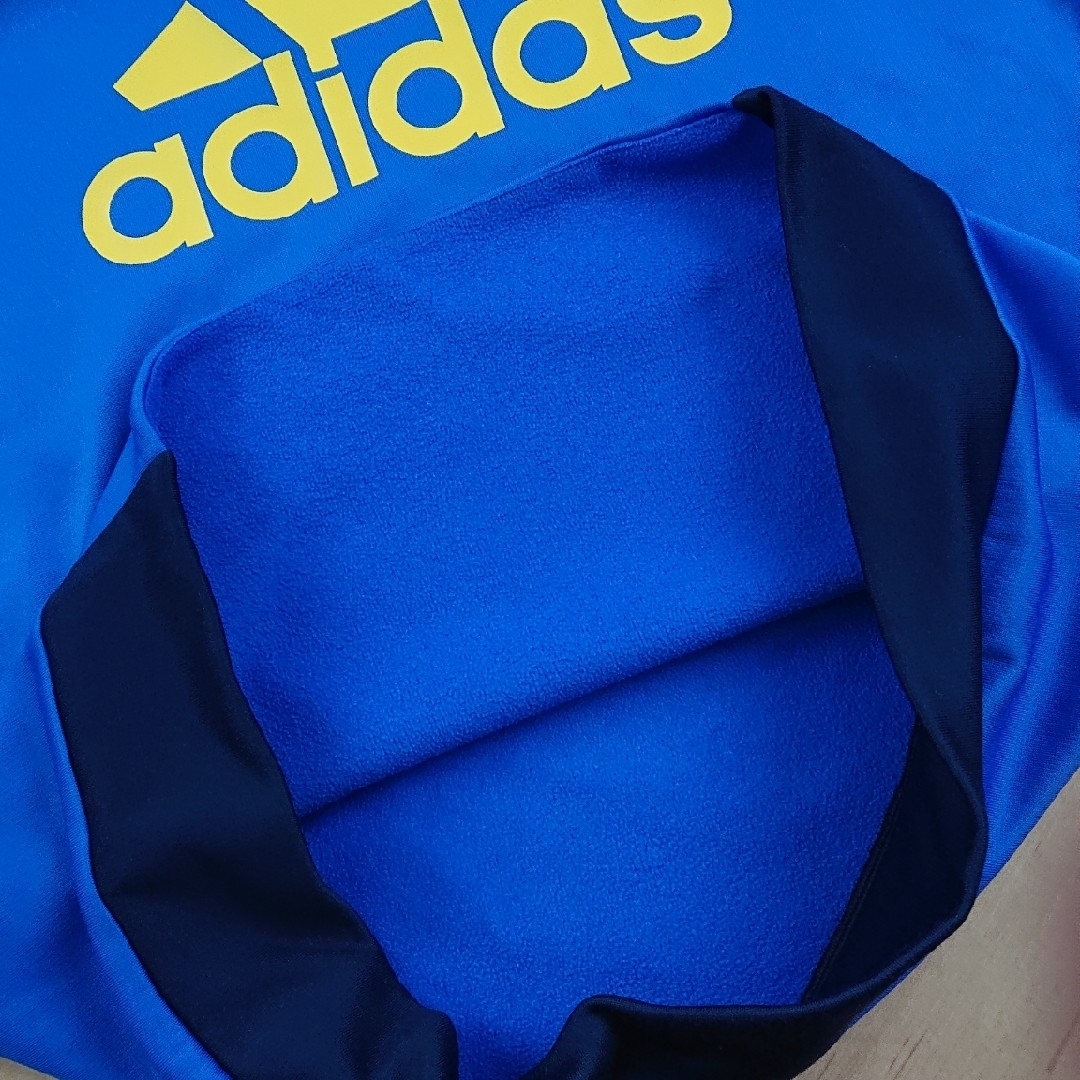 adidas(アディダス)のアディダス パーカー 160 青 キッズ/ベビー/マタニティのキッズ服男の子用(90cm~)(Tシャツ/カットソー)の商品写真