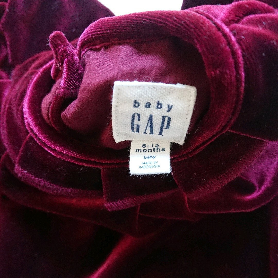 babyGAP(ベビーギャップ)のベビーギャップ ベロア ワンピース ワインレッド 70cm キッズ/ベビー/マタニティのベビー服(~85cm)(ワンピース)の商品写真