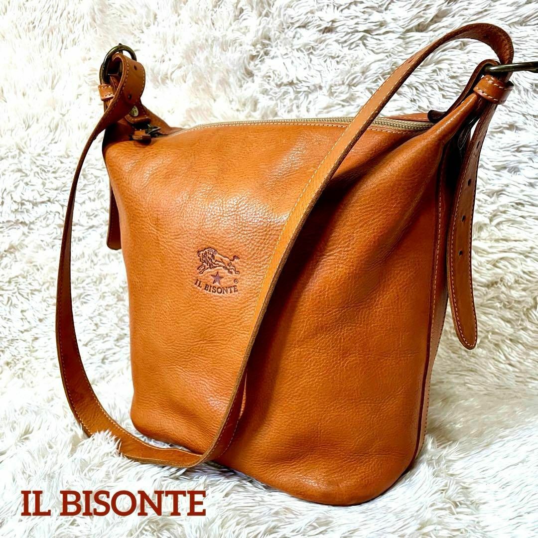 IL BISONTE(イルビゾンテ)の【イルビゾンテ/極美品】ショルダーバッグ【バケツ/エンボスロゴ/クロスボディ】 レディースのバッグ(ショルダーバッグ)の商品写真