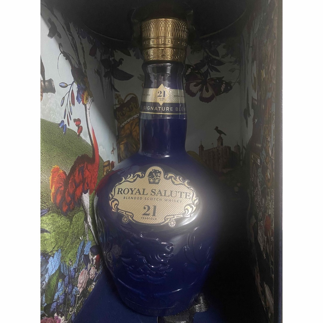 ロイヤルサルート(ロイヤルサルート)のROYAL SALUTE BLENDED SCOTH WHISKY 21 食品/飲料/酒の酒(ウイスキー)の商品写真