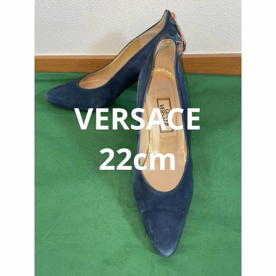 Gianni Versace(ジャンニヴェルサーチ)のGIANNI VERSACE ヴェルサーチ スエード パンプス ヒール ビジュー レディースの靴/シューズ(ハイヒール/パンプス)の商品写真