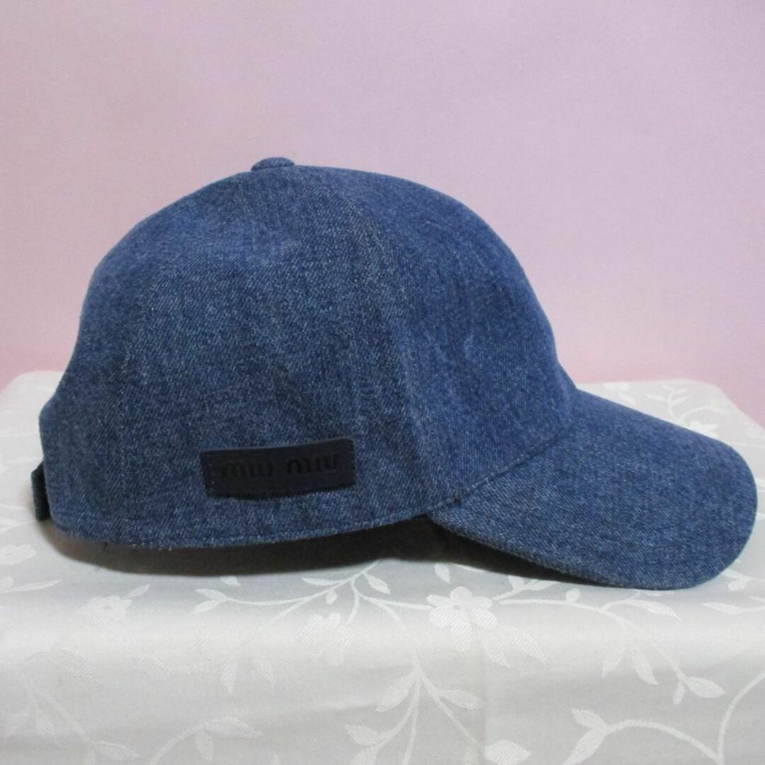 miumiu(ミュウミュウ)の【ミュウミュウ/MIUMIU】デニム ベースボールキャップ 帽子 ロゴ　M レディースの帽子(キャップ)の商品写真