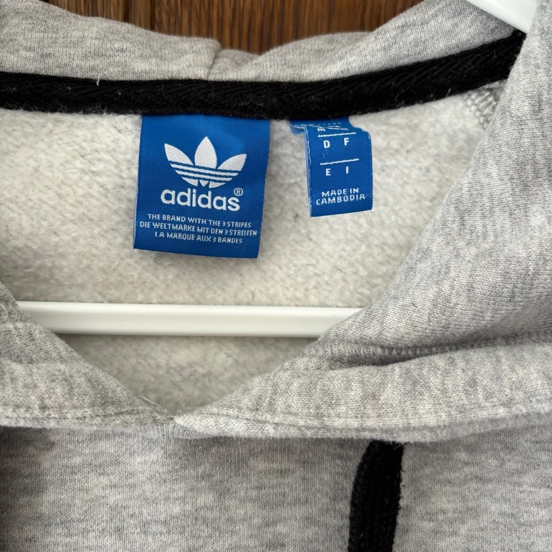 パーカー フーディー adidas 古着　1972 グレー  スウェットパーカー レディースのトップス(パーカー)の商品写真