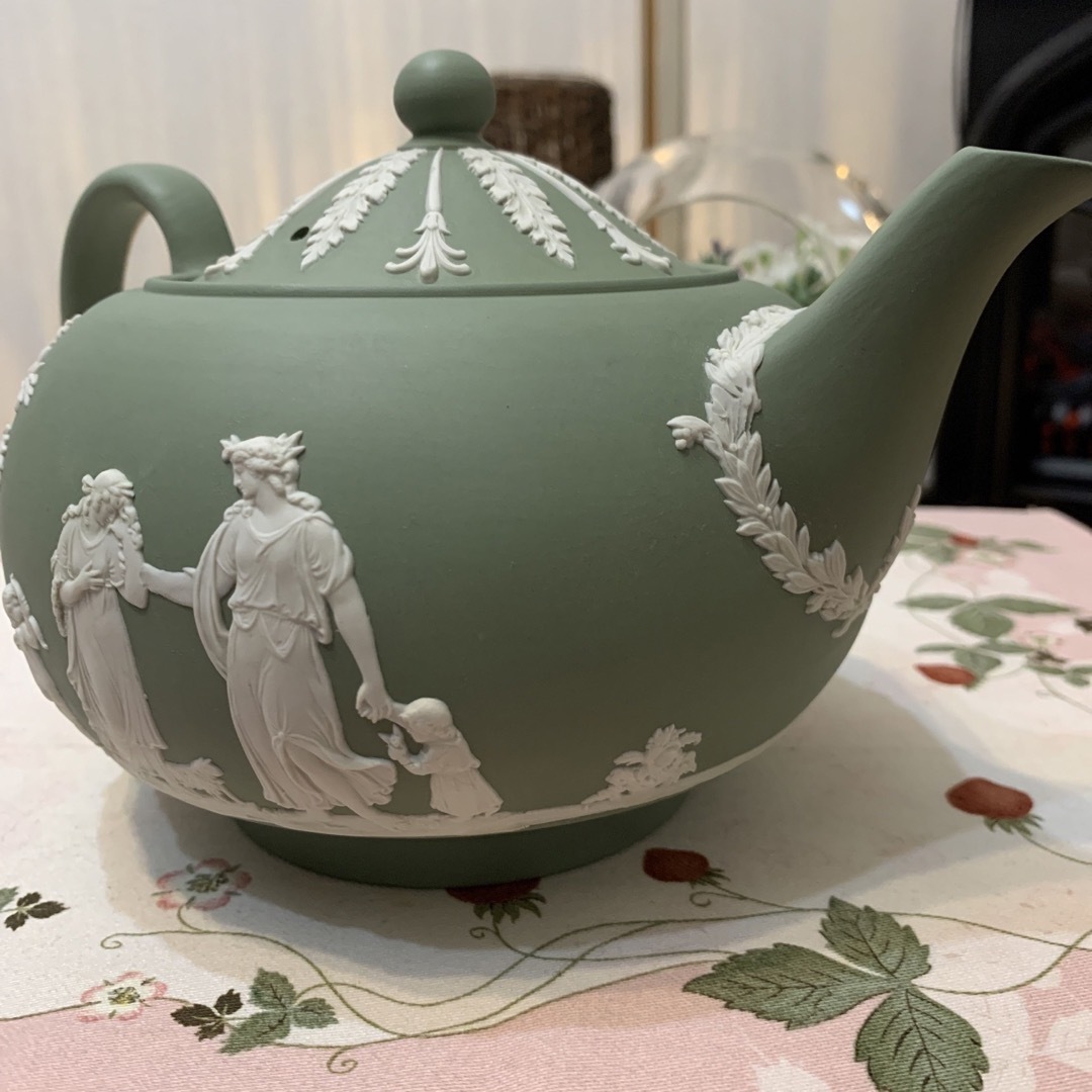 WEDGWOOD(ウェッジウッド)の未使用　ウェッジウッド  ジャスパー　セージグリーン  ティーポット インテリア/住まい/日用品のキッチン/食器(食器)の商品写真