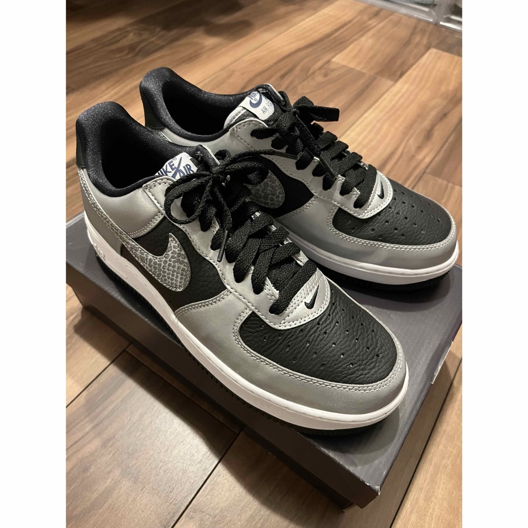 NIKE(ナイキ)の美品 AIR FORCE 1 黒蛇 シルバー 26.5 cm メンズの靴/シューズ(スニーカー)の商品写真