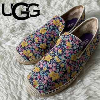 アグ(UGG)の極美品 UGG アグ サンドリンリバティ スリッポン 花柄 エスパドリーユ 23(スリッポン/モカシン)