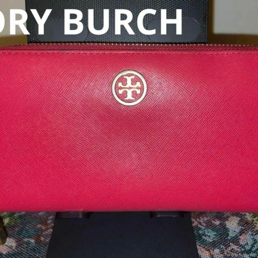 Tory Burch(トリーバーチ)のTORY BURCH トリーバーチ 長財布 ロビンソン ピンク系 レザー レディースのトップス(Tシャツ(半袖/袖なし))の商品写真