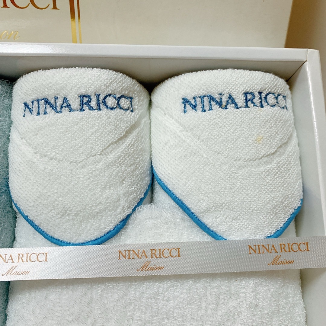 NINA RICCI(ニナリッチ)のニナリッチNINA RICCI ハンカチ　2枚セット レディースのファッション小物(ハンカチ)の商品写真