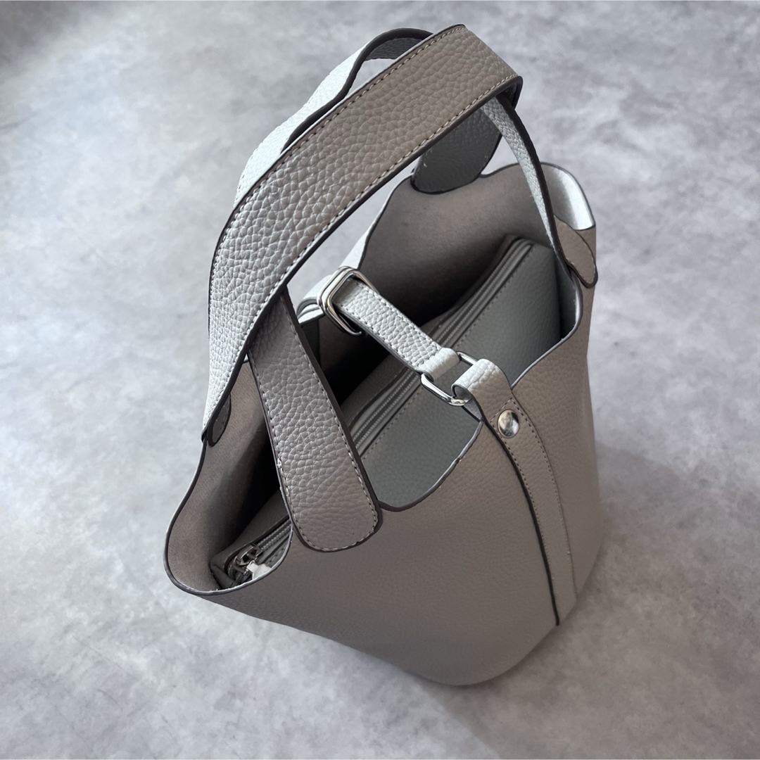 【メーカー直販価格】キューブ型バッグ　バケツ型バッグ　ブラック レディースのバッグ(ハンドバッグ)の商品写真