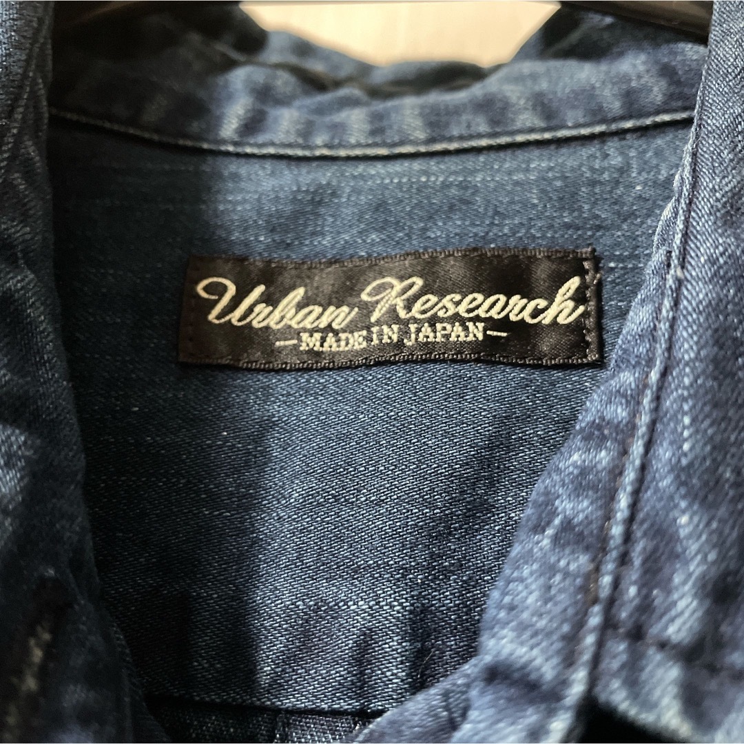 URBAN RESEARCH(アーバンリサーチ)のurban research  デニムシャツ　インディゴ　デニムジャケット レディースのトップス(シャツ/ブラウス(長袖/七分))の商品写真