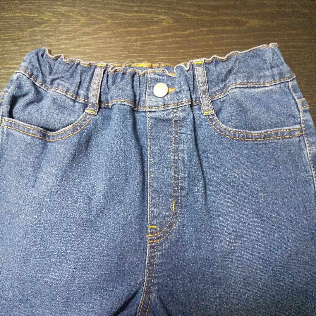 GU(ジーユー)のGUデニムパンツsize140 キッズ/ベビー/マタニティのキッズ服男の子用(90cm~)(パンツ/スパッツ)の商品写真