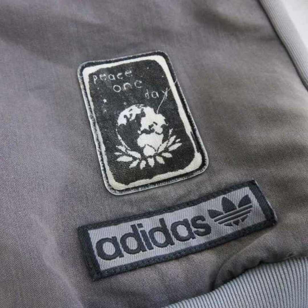 adidas(アディダス)のアディダス ヴィンテージ トラックジャケット ブルゾン サンプル品 グレー 50 メンズのジャケット/アウター(ブルゾン)の商品写真