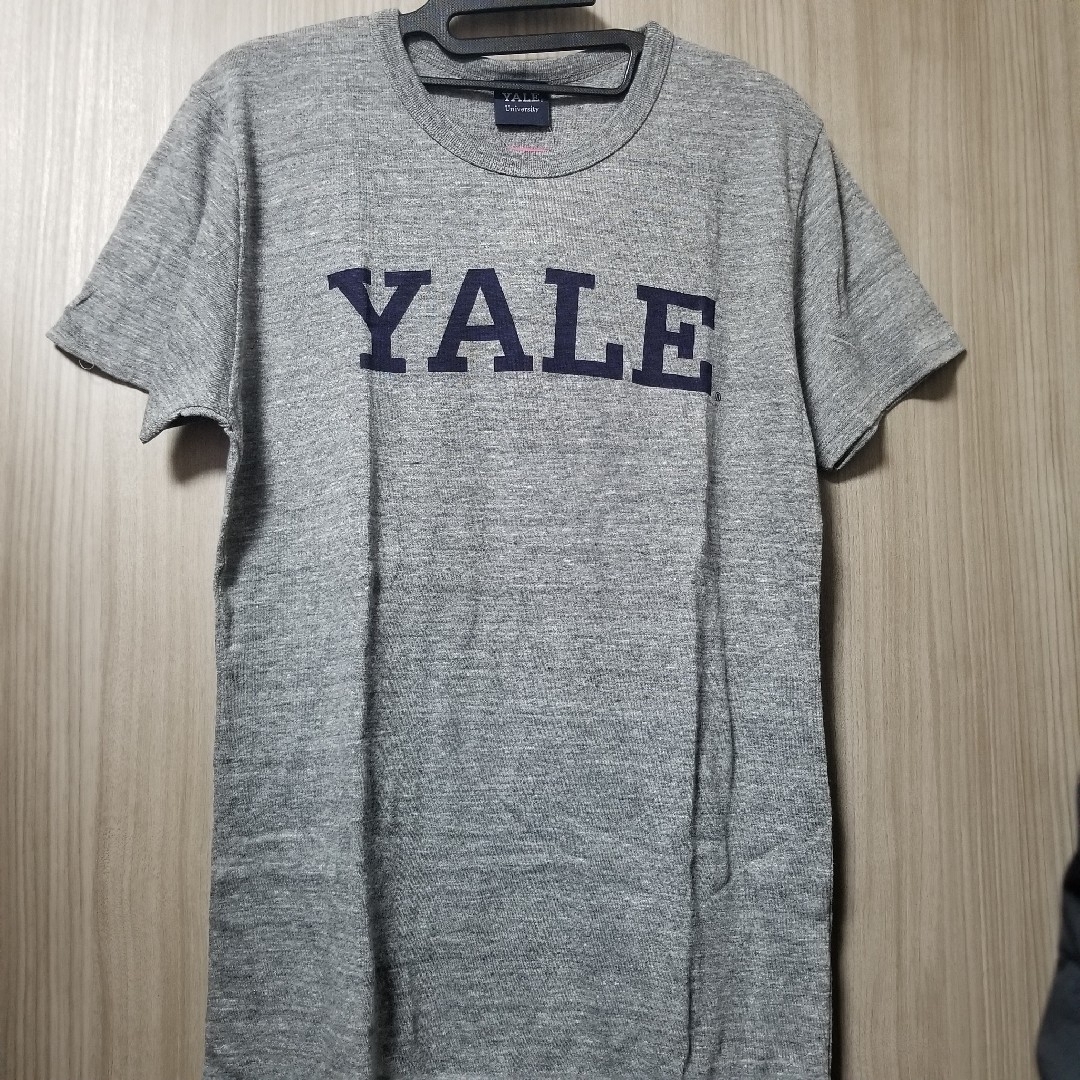 UNITED ARROWS green label relaxing(ユナイテッドアローズグリーンレーベルリラクシング)の新品タグ付*ユナイテッドアローズYALEロゴプリントカレッジTシャツ レディースのトップス(Tシャツ(半袖/袖なし))の商品写真