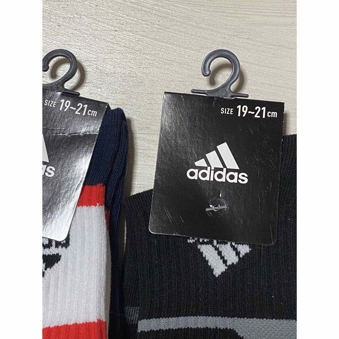 adidas(アディダス)のadidas ソックス　3足セット　19㌢〜21㌢ キッズ/ベビー/マタニティのこども用ファッション小物(靴下/タイツ)の商品写真