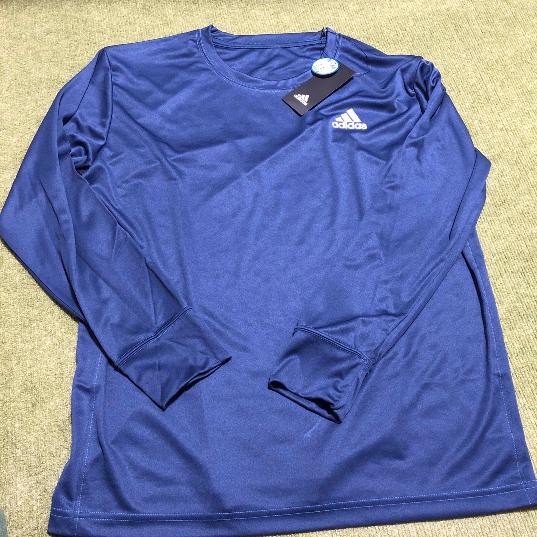 adidas(アディダス)のadidas クルーネック　ロングスリーブシャツ　インディゴブルー　Mサイズ メンズのトップス(Tシャツ/カットソー(七分/長袖))の商品写真