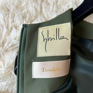 美品shibilla Demikitte.N テントラインワンピース カーキ M 美品shibilla Demikitte.N テントラインワンピース カーキ M