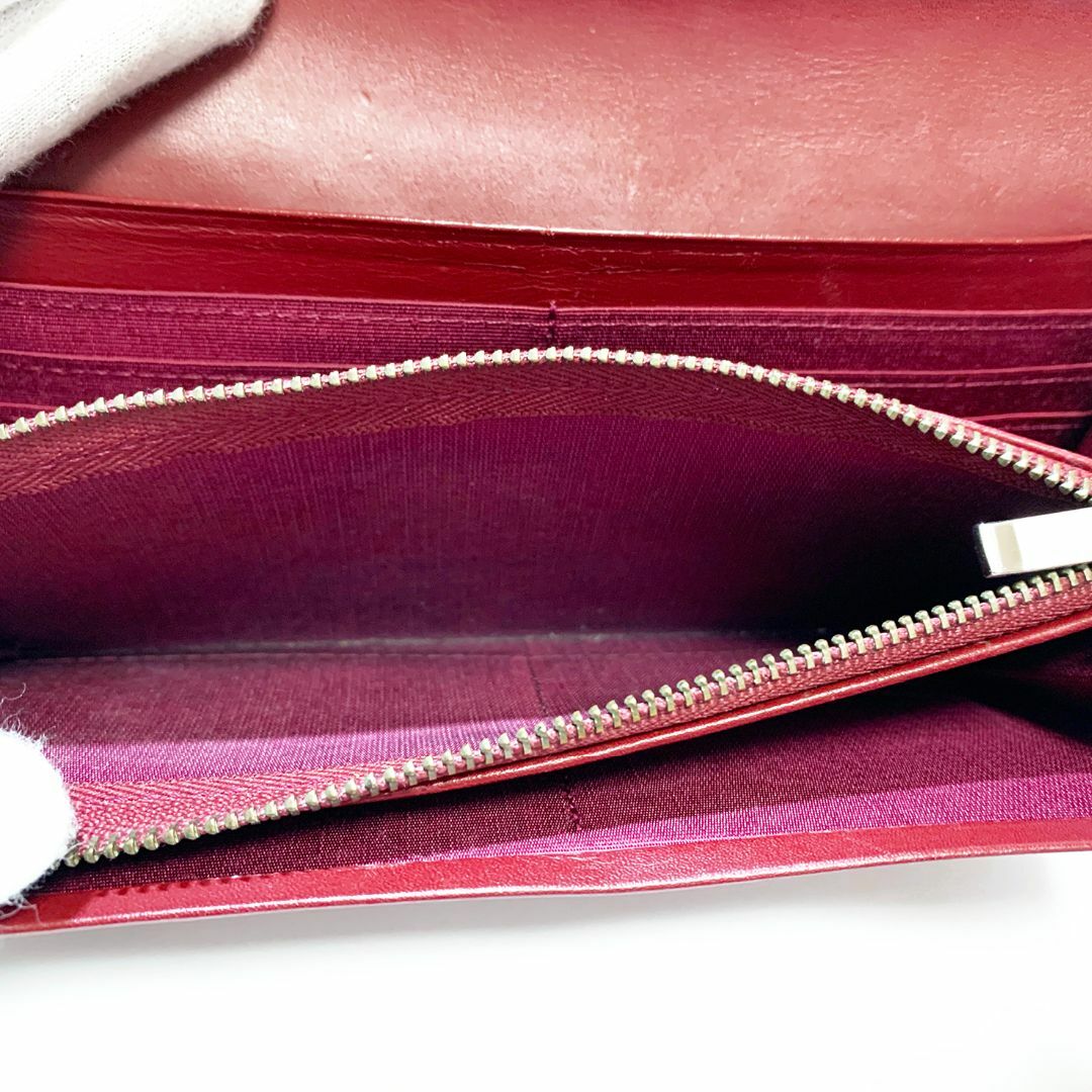 BURBERRY(バーバリー)のBURBERRY バーバリー パテントレザー 二つ折り 長財布 格子柄 レッド レディースのファッション小物(財布)の商品写真
