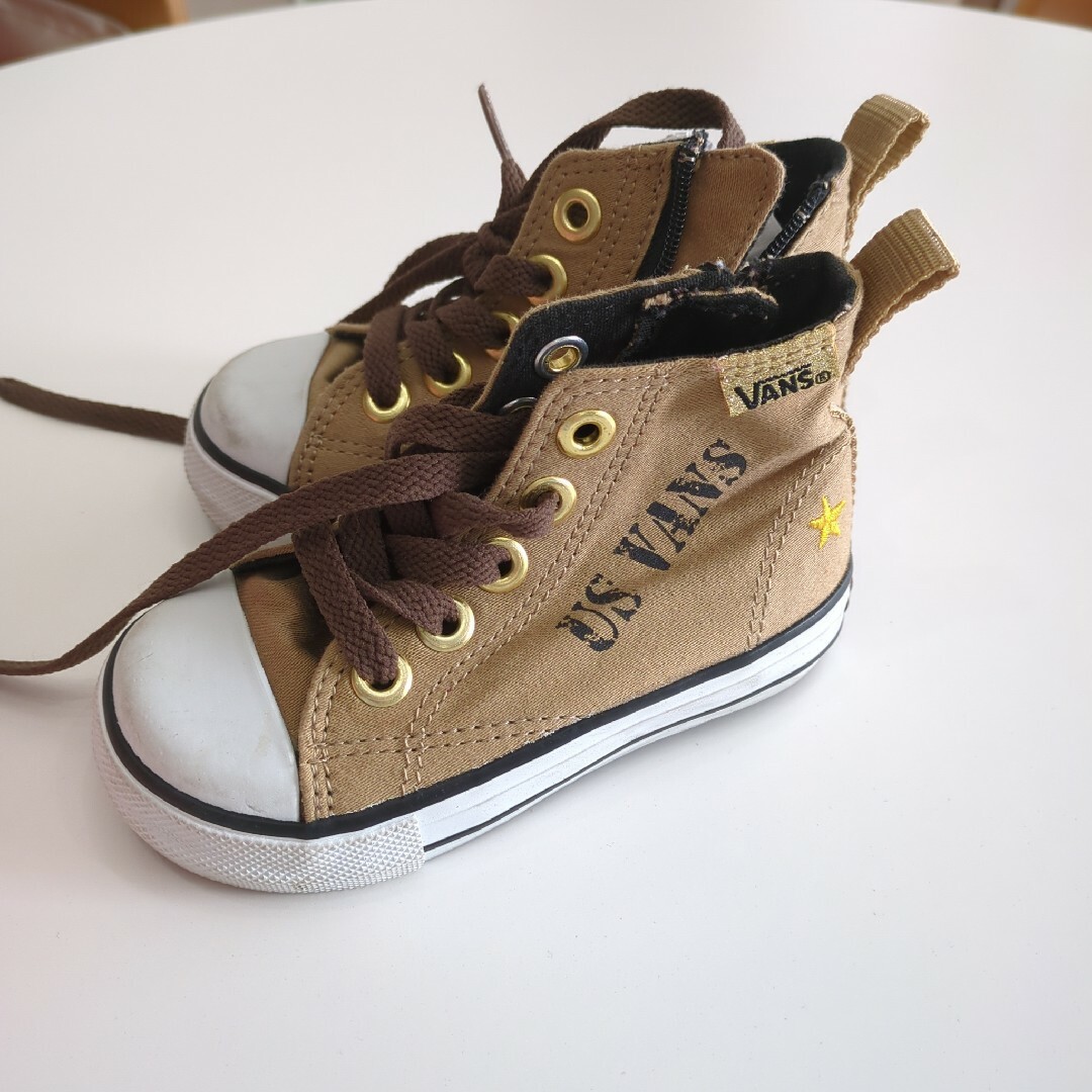 VANS(ヴァンズ)のバンズ　キッズ　ハイカットスニーカー キッズ/ベビー/マタニティのキッズ靴/シューズ(15cm~)(スニーカー)の商品写真