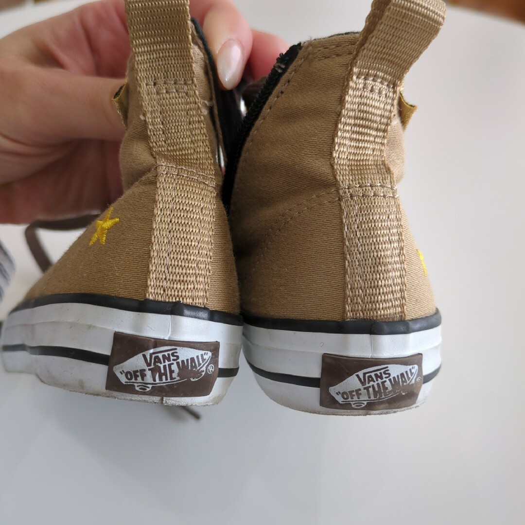 VANS(ヴァンズ)のバンズ　キッズ　ハイカットスニーカー キッズ/ベビー/マタニティのキッズ靴/シューズ(15cm~)(スニーカー)の商品写真