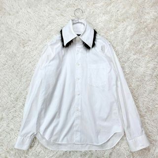 コムデギャルソンオムプリュス(COMME des GARCONS HOMME PLUS)のコムデギャルソン オムプリュス メンズシャツ 襟ファー ホワイト コットン XS(Tシャツ/カットソー(七分/長袖))