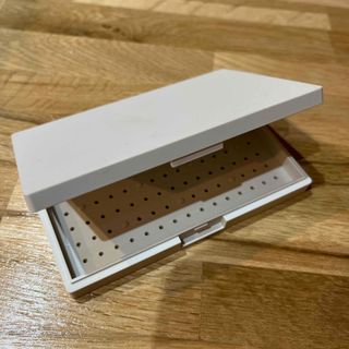 ムジルシリョウヒン(MUJI (無印良品))の無印良品　ミラー付きルースパウダー用ケース(ボトル・ケース・携帯小物)