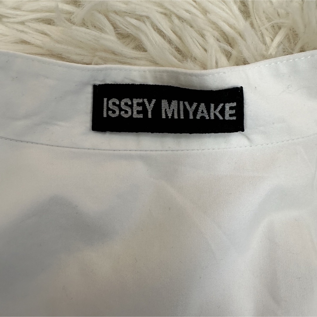 ISSEY MIYAKE(イッセイミヤケ)の【ISSEY MIYAKE】イッセイミヤケ M シャツ 長袖 ホワイト メンズのトップス(シャツ)の商品写真