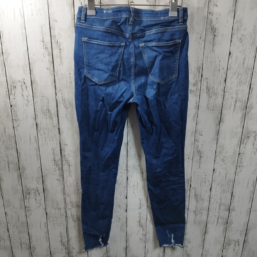 H&M(エイチアンドエム)の【H&M DIVIDED】Distressed Skinny Denim レディースのパンツ(デニム/ジーンズ)の商品写真