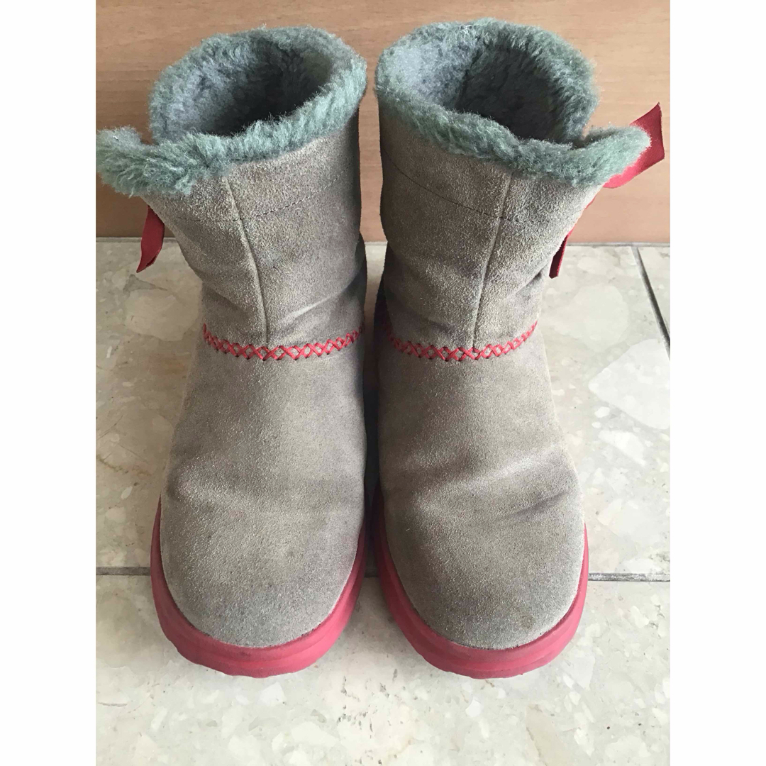 UGG(アグ)のアグ　UGG　子供ムートンブーツ　ハート　リボン キッズ/ベビー/マタニティのキッズ靴/シューズ(15cm~)(ブーツ)の商品写真