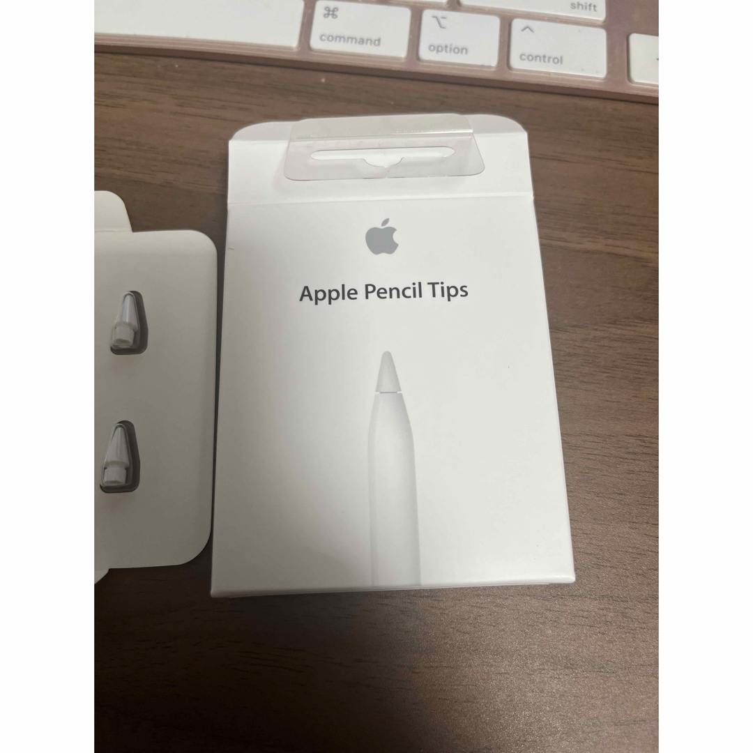 Apple(アップル)のApple Pencil Tips アップル純正 ペン先 未使用新品 2個 スマホ/家電/カメラのPC/タブレット(PC周辺機器)の商品写真