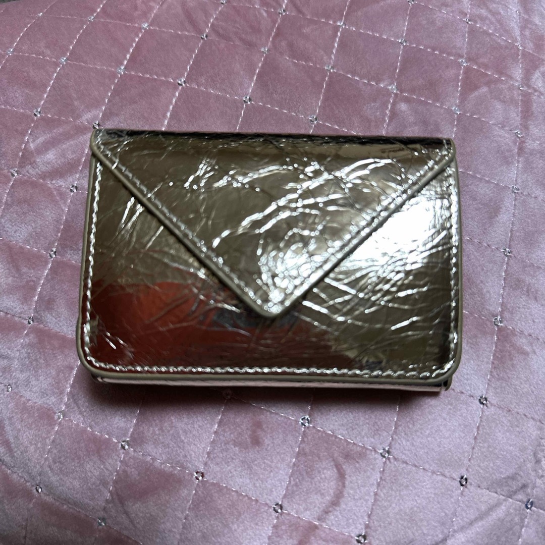 MALTA(マルタ)のコンパクト3つ折り財布 ゴールド レディースのファッション小物(財布)の商品写真
