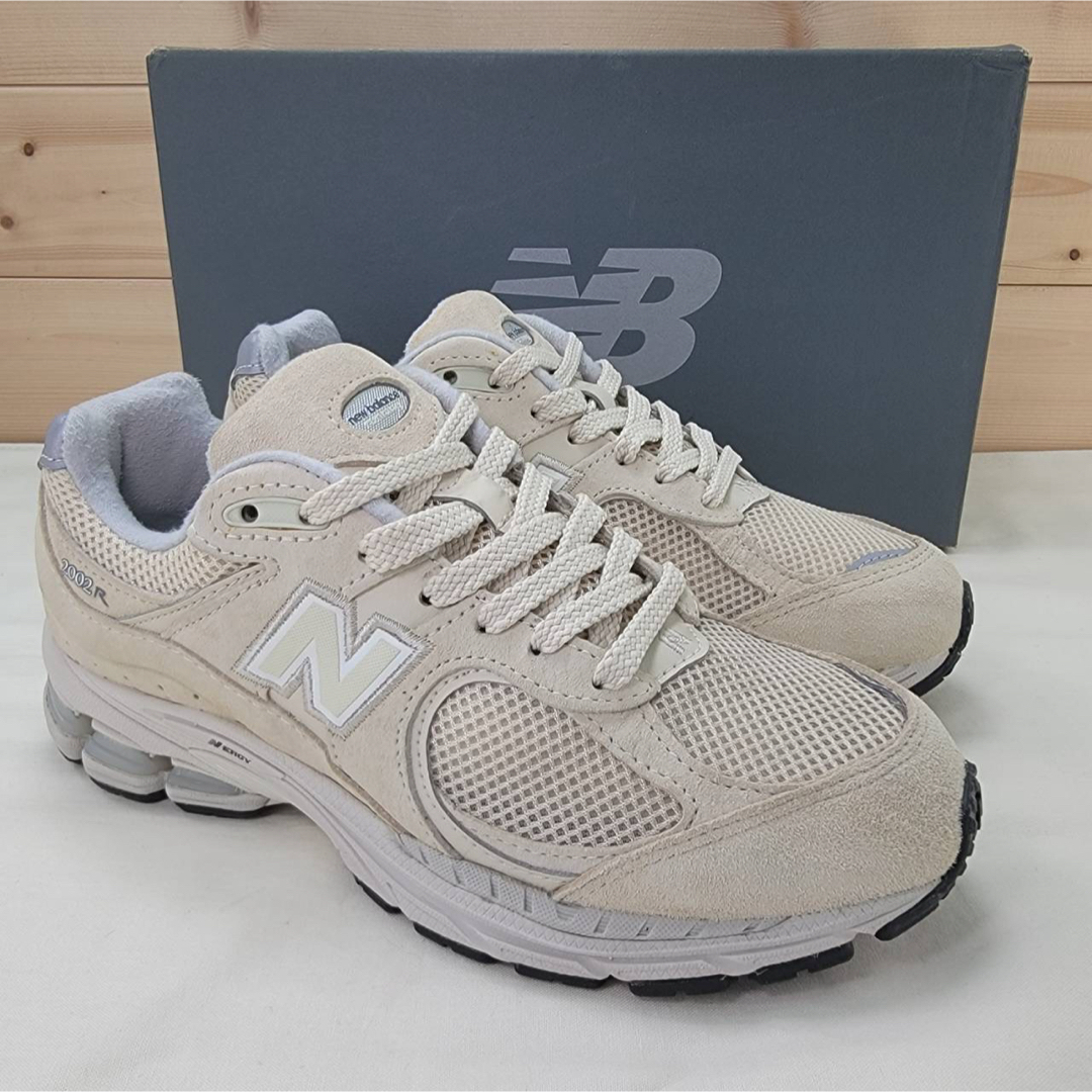 New Balance(ニューバランス)のニューバランス ML2002RE ベージュ 22.5㎝ レディースの靴/シューズ(スニーカー)の商品写真