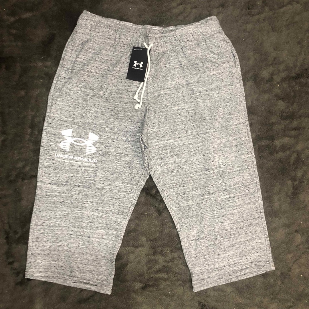 UNDER ARMOUR(アンダーアーマー)の新品未使用タグ付き　アンダーアーマー　3/4 パンツ　メンズ メンズのパンツ(その他)の商品写真