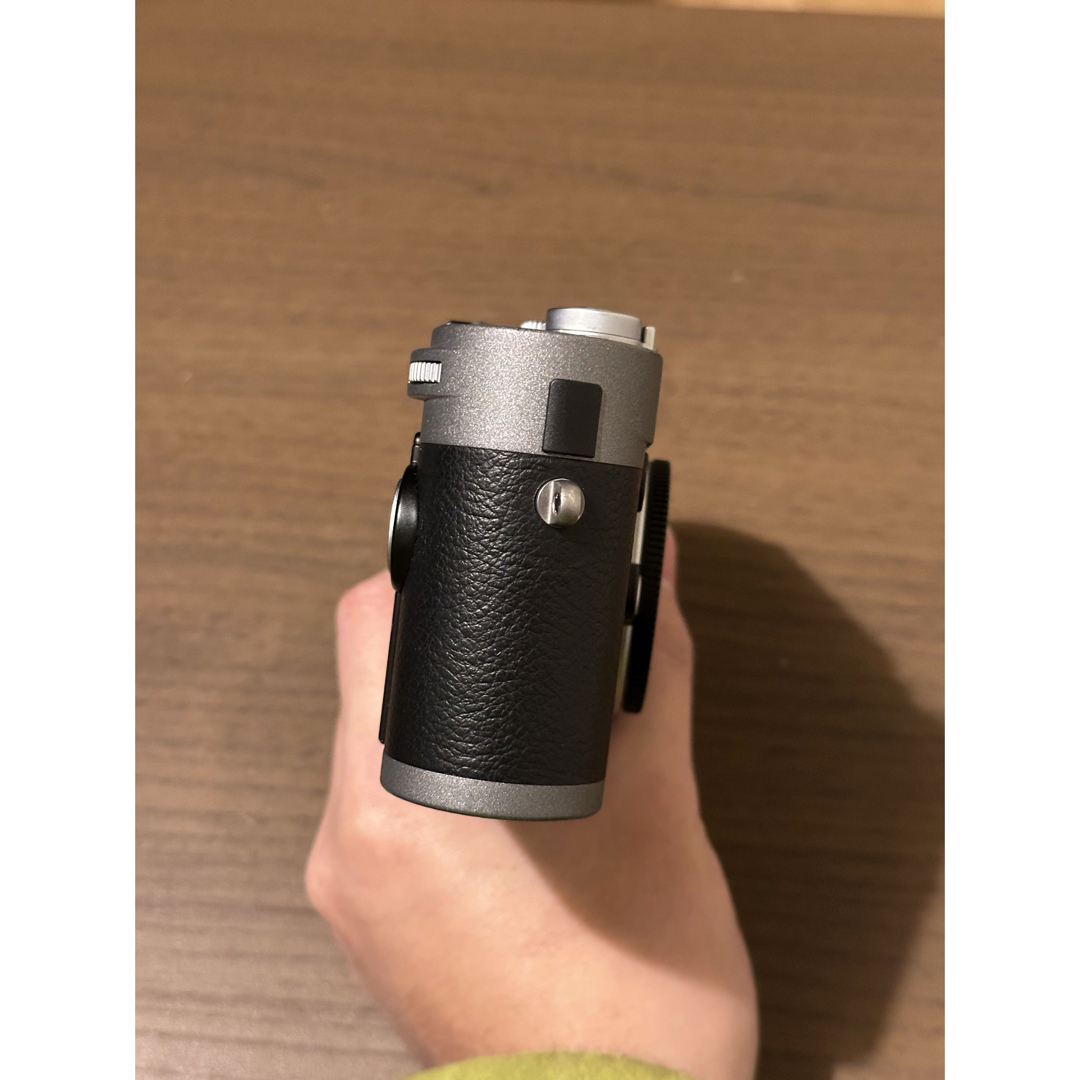 LEICA(ライカ)の超希少 ライカ M-E typ240 ボディ Leica アンスラサイト スマホ/家電/カメラのカメラ(デジタル一眼)の商品写真