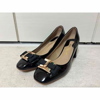 サルヴァトーレフェラガモ(Salvatore Ferragamo)のフェラガモ風 パンプス(ハイヒール/パンプス)